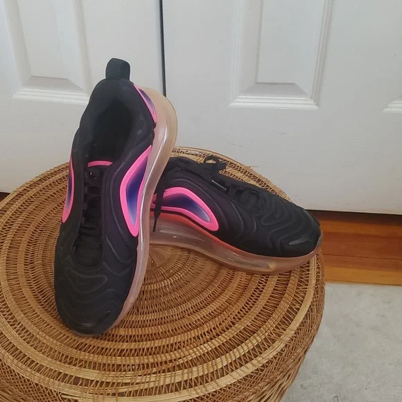 Nike Youth Airmax 720 Pink And Black Rise Athletic Sneakers - Picture 10 of 10